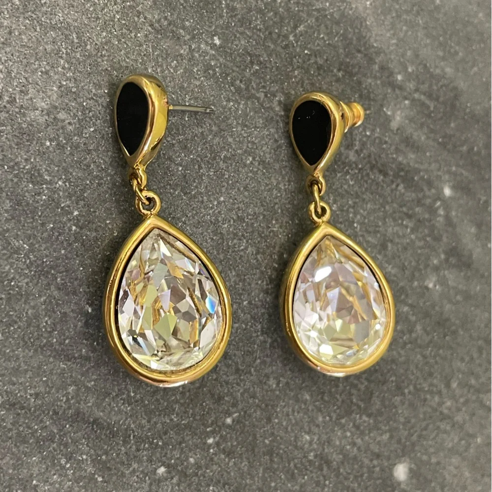 Vintage Trifari Gold Black Teardrop Crystal Dangly Earrings - Picture 1 of 7